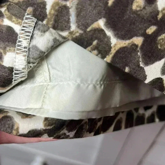 LOFT Leopard Print Pencil Skirt Size 6 Brown, Tan & Cream - Picture 3 of 7